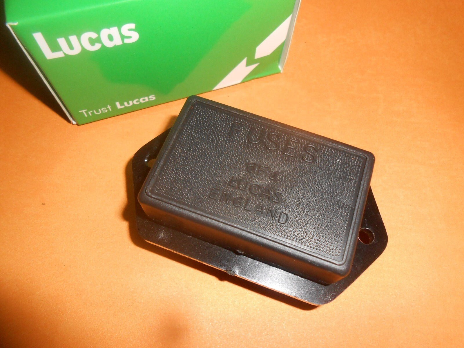 AUSTIN MORRIS MINI COOPER COOPER S WORKS NEW LUCAS FUSE BOX (4 fuse type) - Vroom Classics