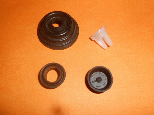 BEDFORD CF 14,18,22,25,35 Cwt(1969 - 80)Single line BRAKE MASTER CYLINDER KIT - 797 - Vroom Classics