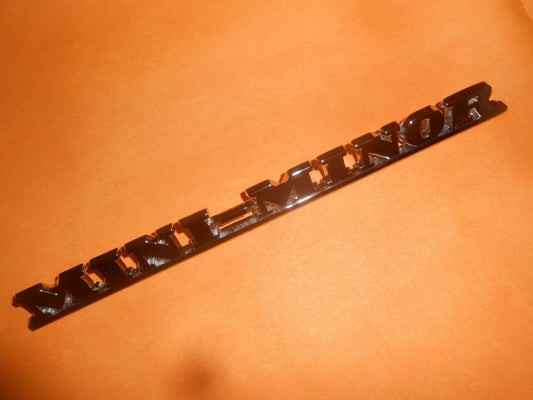 BMC AUSTIN MORRIS MINI CHROME "MINI - MINOR" SCRIPT BADGE - NEW - ADA3730 - Vroom Classics