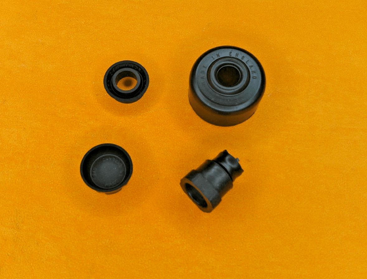 BOND BUG 0.7 (1970 - 74) 5/8" BRAKE MASTER CYLINDER REPAIR KIT - SSB795 - Vroom Classics
