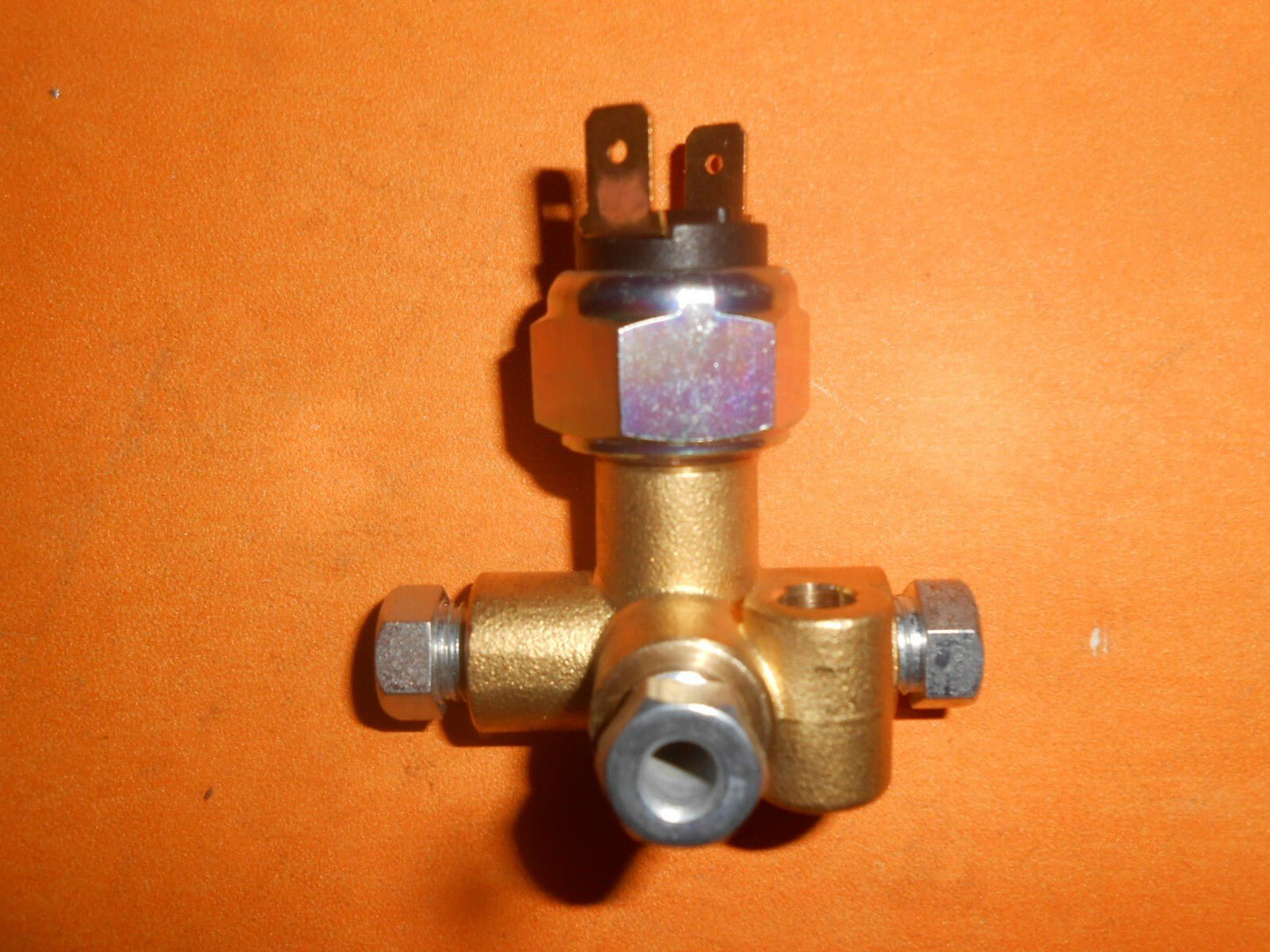 BRAKE LIGHT SWITCH with 3/8" UNF Brass 4 Way Union plus pipe Fittings - Vroom Classics