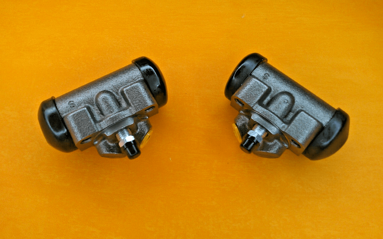 CHEVROLET 1955 1956 1957 NEW PAIR REAR BRAKE WHEEL CYLINDERS - Vroom Classics