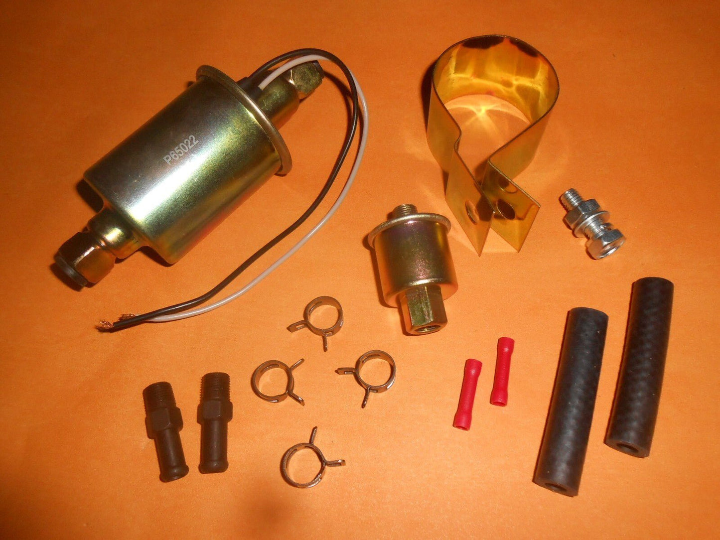 CLASSIC MINI 12v HIGH PERFORMANCE ELECTRIC UNIVERSAL LUCAS TYPE FUEL PUMP KIT - Vroom Classics