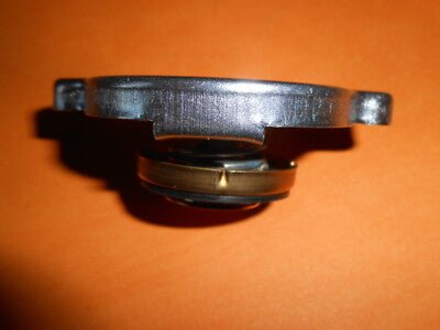 COMMER DODGE PA PB VAN (1960 - 1982) 9LB RADIATOR FILLER CAP - Vroom Classics