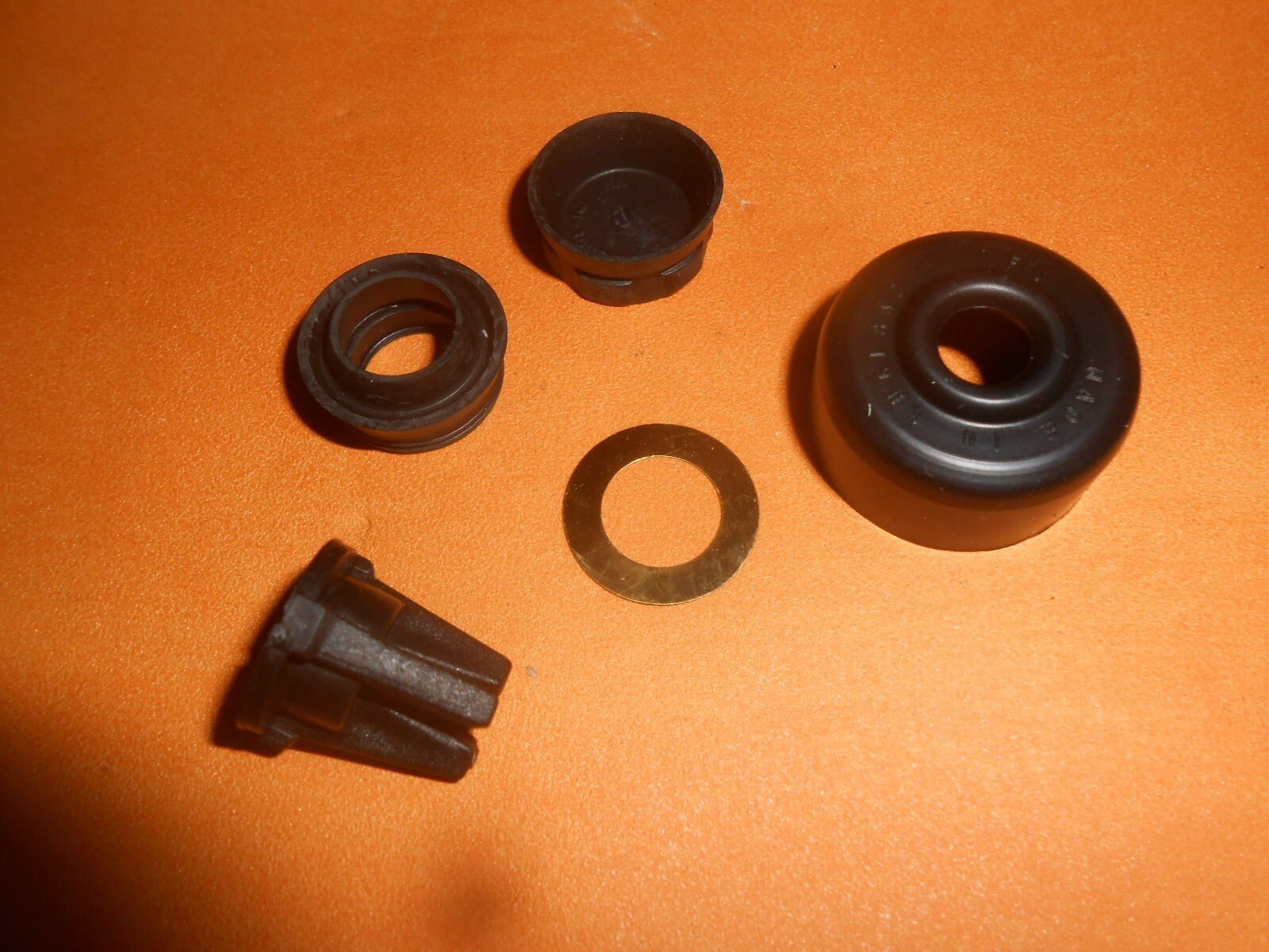 COMMER,DODGE FC 1 ton VAN (1962 on) BRAKE MASTER CYLINDER REPAIR KIT - 0.7" bore - Vroom Classics