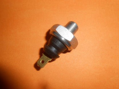 DODGE COMMER PA,PB Series (66 - 80) short thread!! OIL PRESSURE SWITCH - Vroom Classics