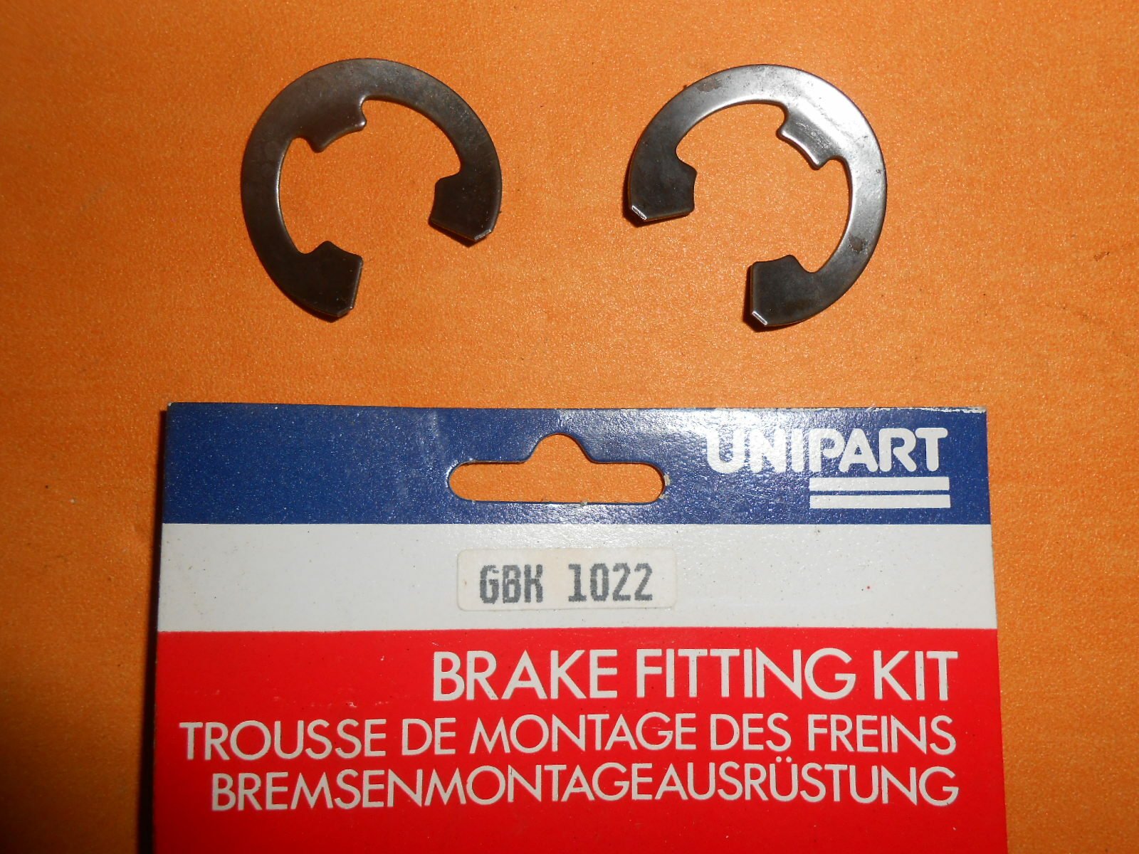 E CLIPS to fix LOCKHEED TYPE WHEEL CYLINDERS x2 - GBK1022 - Vroom Classics