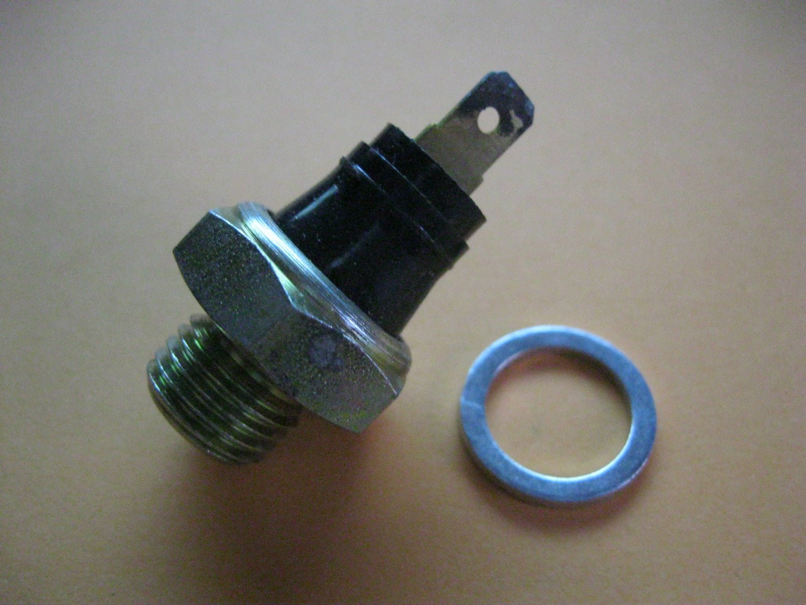 FIAT 124, Abarth Rally,Special T, FIAT 125(63 - 75)NEW OIL PRESSURE SWITCH - 50560 - Vroom Classics