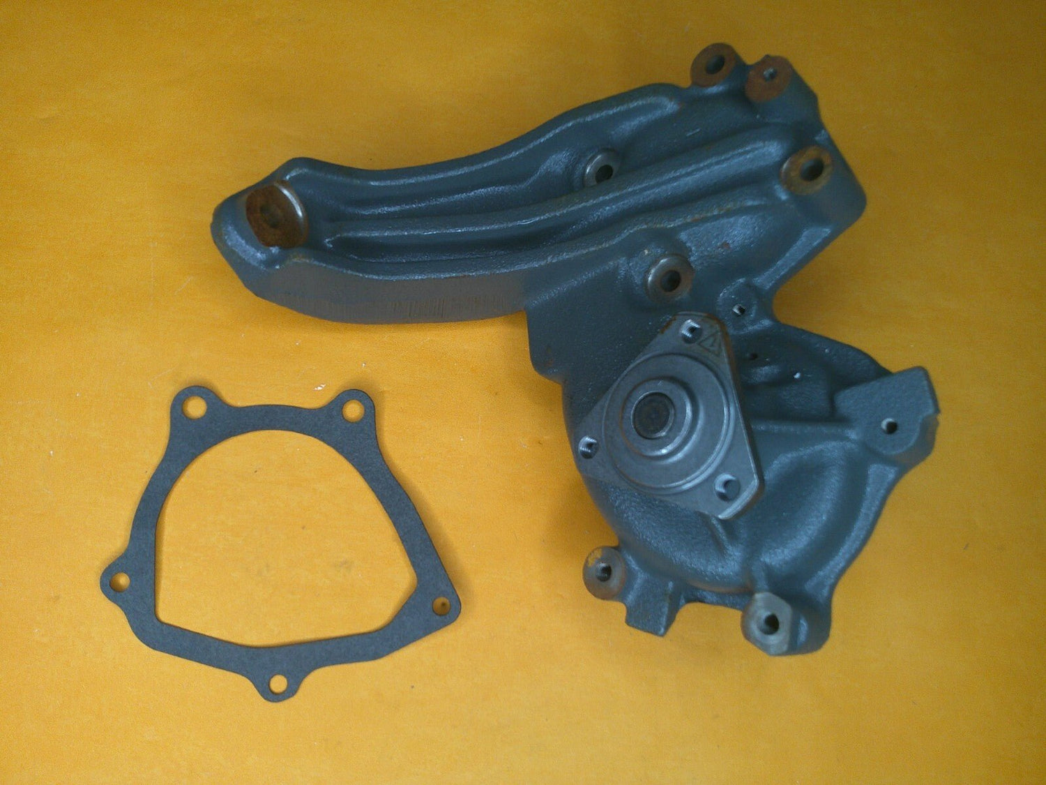 FIAT UNO 60 DIESEL 1.7 (Jan/1990 on) NOS ENGINE WATER PUMP - FWP1551 - Vroom Classics