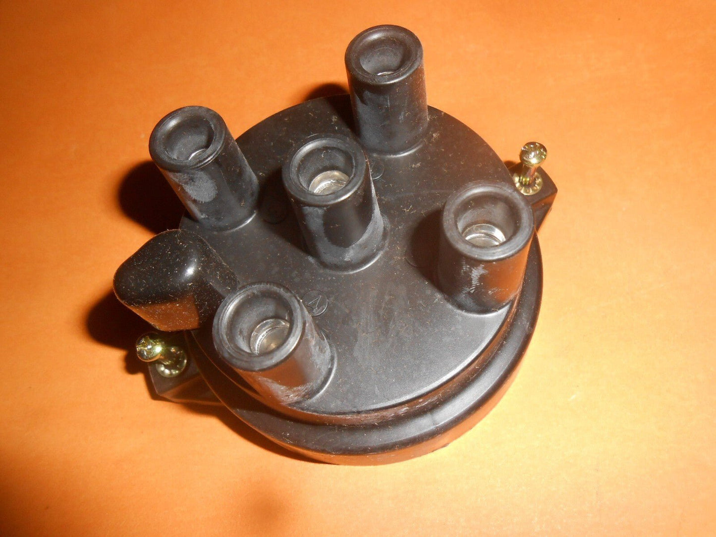 For NISSAN SUNNY 1.4, 1.6 (1990 - 95) NEW DISTRIBUTOR CAP - 46967 - Vroom Classics