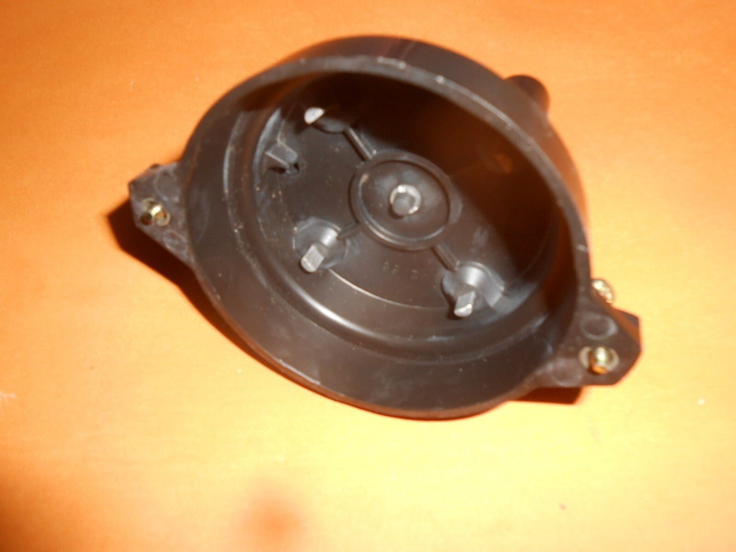 For NISSAN SUNNY 1.4, 1.6 (1990 - 95) NEW DISTRIBUTOR CAP - 46967 - Vroom Classics