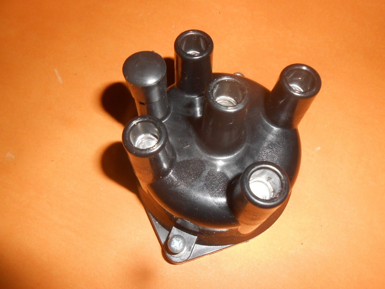 For NISSAN SUNNY III (N14) 1.4, 1.6(1990 - 2000) NEW DISTRIBUTOR CAP - 45460 - Vroom Classics