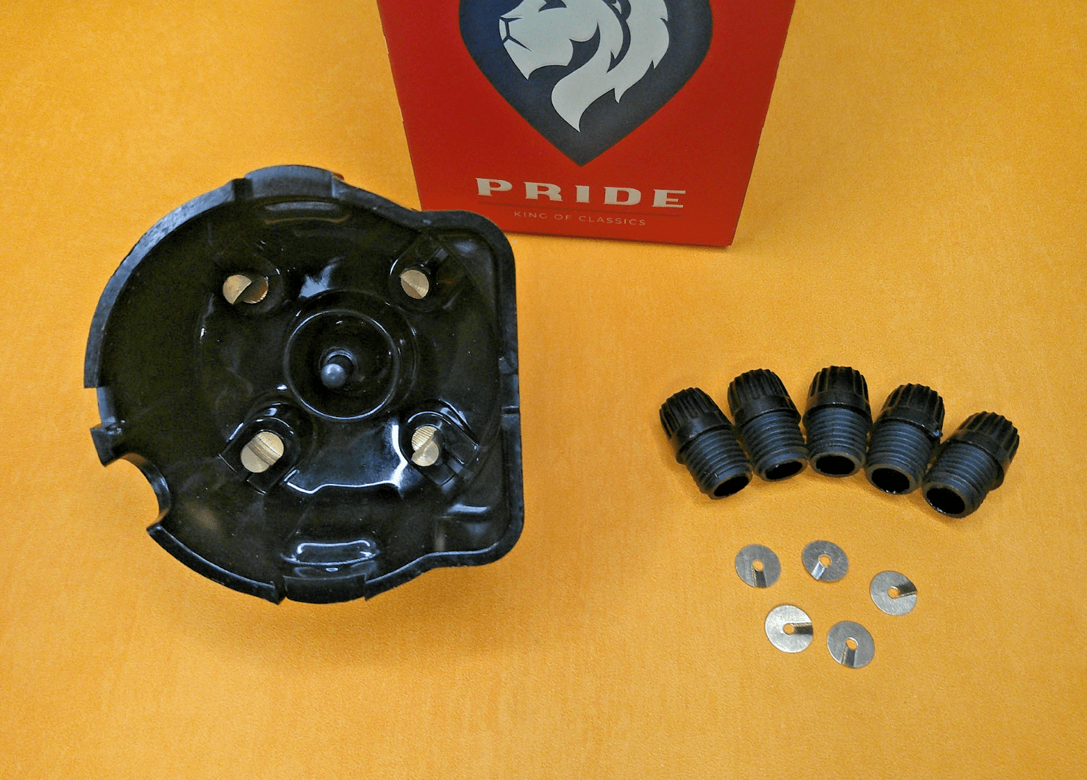 FORD ANGLIA PREFECT 100E SV (1953 - 58) DISTRIBUTOR CAP "Brass terminals" DRB111 - Vroom Classics