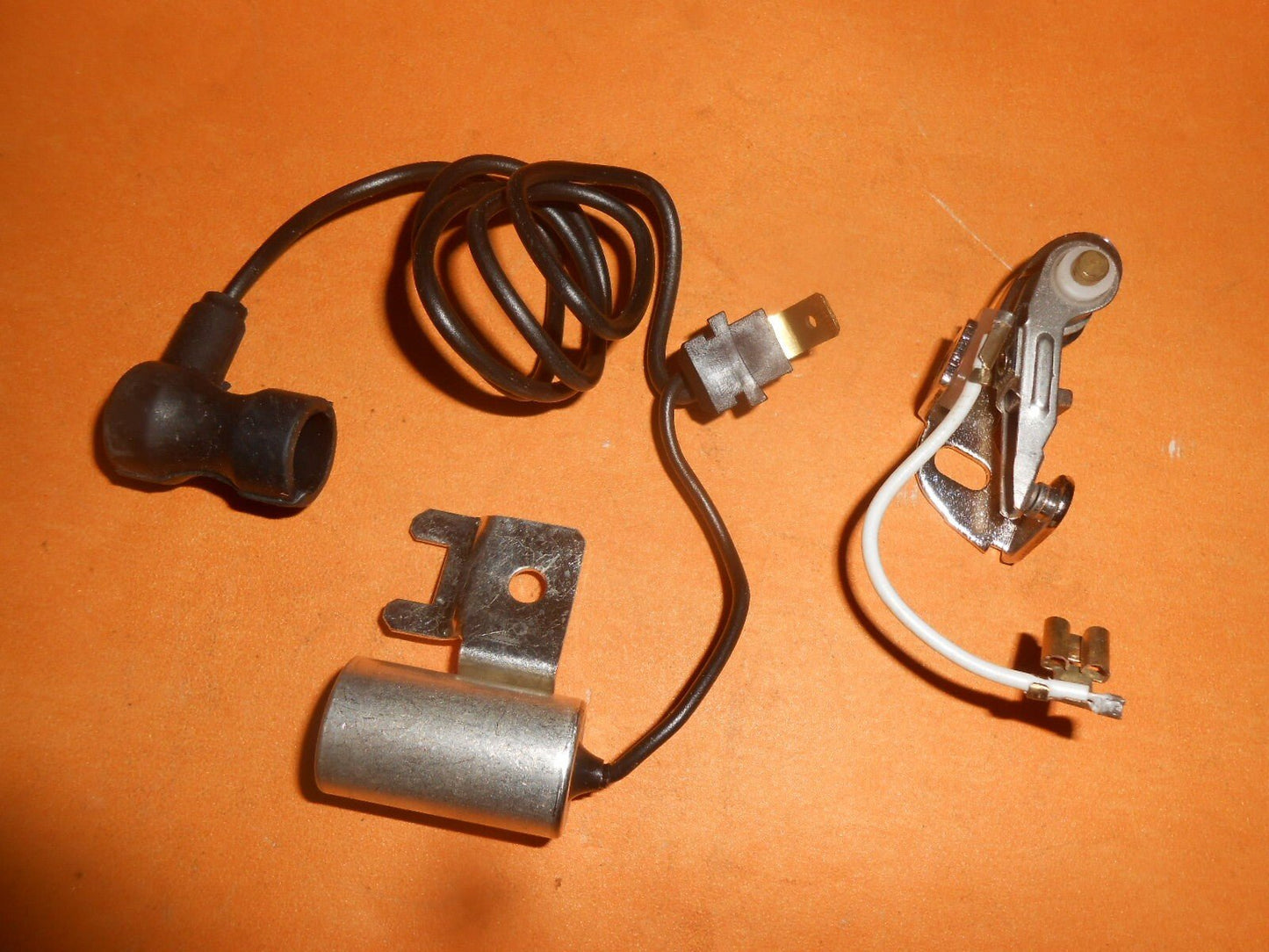 FORD CAPRI 1.6 2.0 OHC (1974 - 1987) NEW Bosch type CONTACT SET & CONDENSER - Vroom Classics