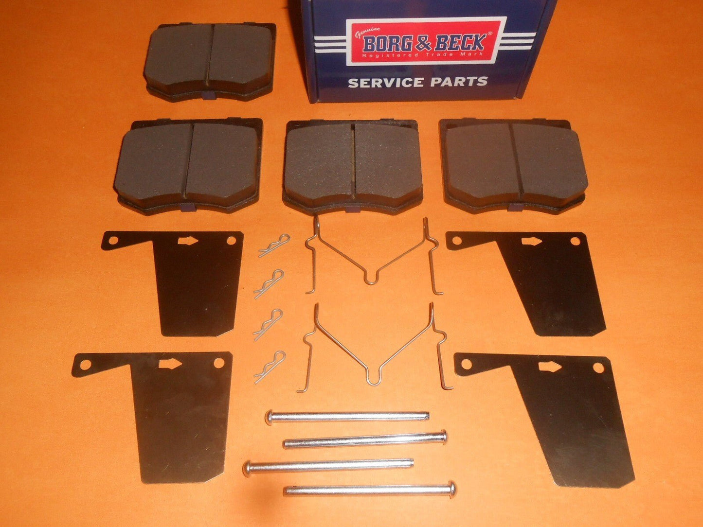 FORD CAPRI 3.0 GT E XL S(1972 - 81)NEW BRAKE PADS & FIXING KIT - GENUINE BORG & BECK - Vroom Classics