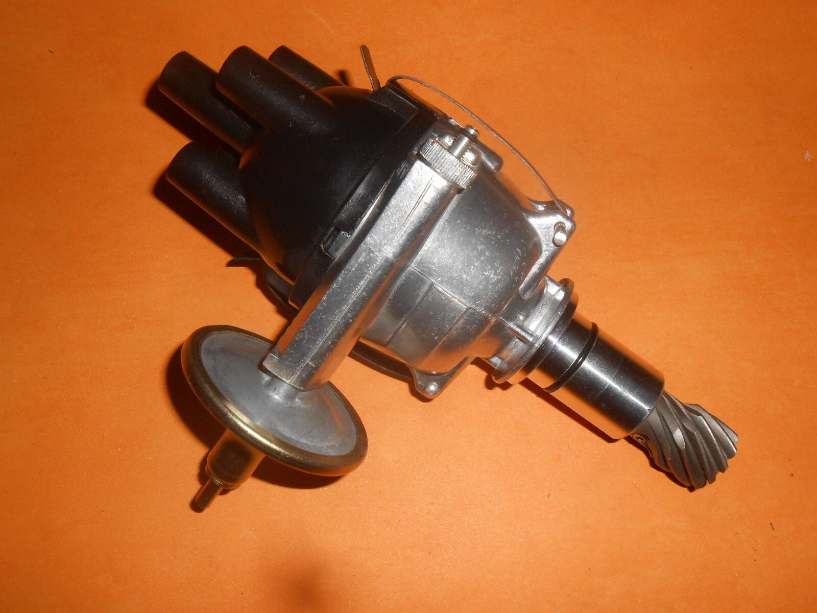 FORD CLASSIC & CONSUL CAPRI(1961 - 64)POINTS IGNITION DISTRIBUTOR (Lucas 25D type) - Vroom Classics