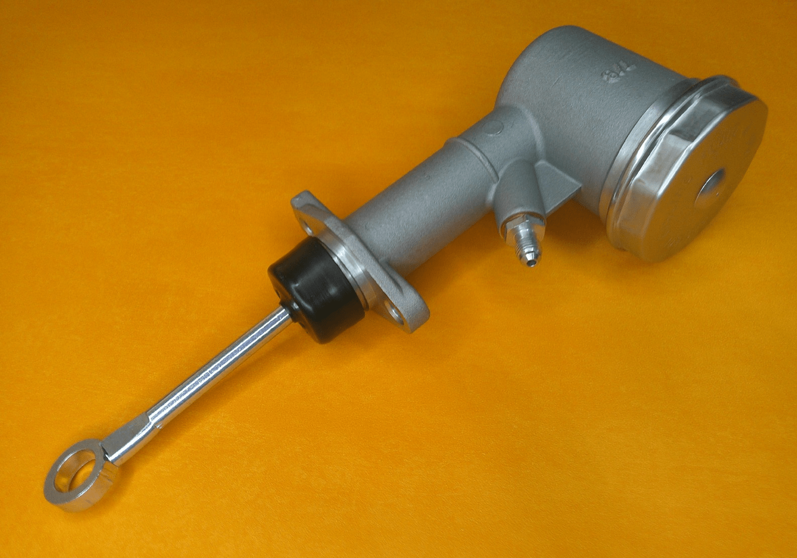FORD CONSUL Mk2 204E (1960-62) DISC BRAKE MASTER CYLINDER - 7/8" bore - Vroom Classics