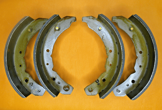 FORD CONSUL Mk2 375 (1956 - 60) FRONT BRAKE SHOE SET - Vroom Classics