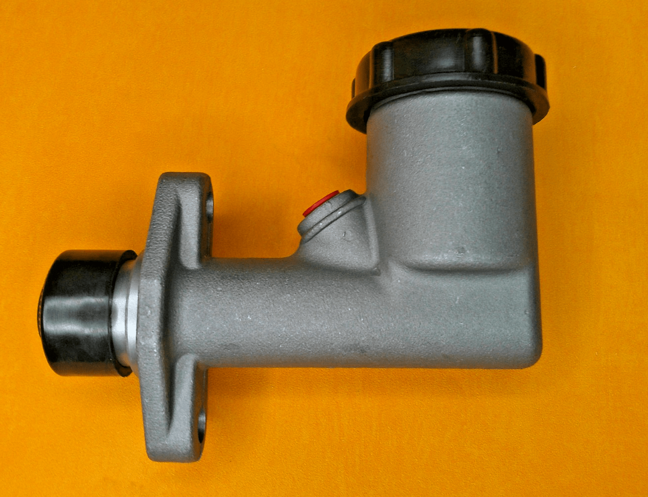 FORD CORTINA Mk1 (1962 - 66) DRUM BRAKE or CLUTCH MASTER CYLINDER - 5/8" bore - Vroom Classics