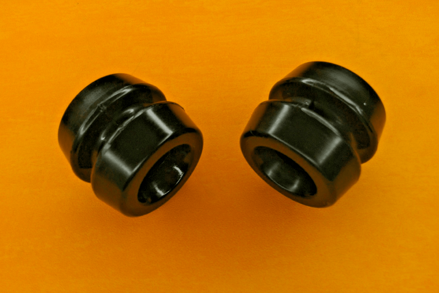 FORD CORTINA Mk2 1600 GT E (1966-1970) OUTER TRACK CONTROL ARM BUSH x2 - Vroom Classics