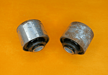 FORD CORTINA Mk3 (1970-76) REAR AXLE SUSPENSION, FRONT TOP BUSHES(PAIR)-EM1492 - Vroom Classics