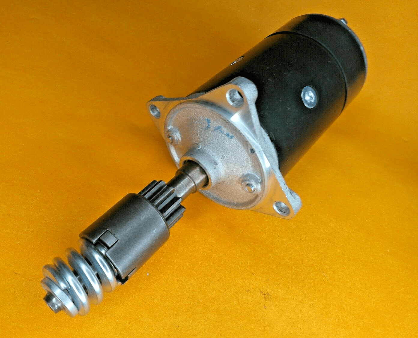 FORD CROSSFLOW ENGINE NEW STARTER MOTOR 3 bolt (10 teeth) - LRS100 - Vroom Classics