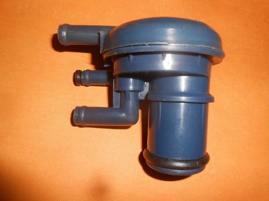 FORD FIESTA Mk1 (3 pipe fitting) ENGINE BREATHER OIL FILLER CAP - 81BF - 6K614 - AA - Vroom Classics