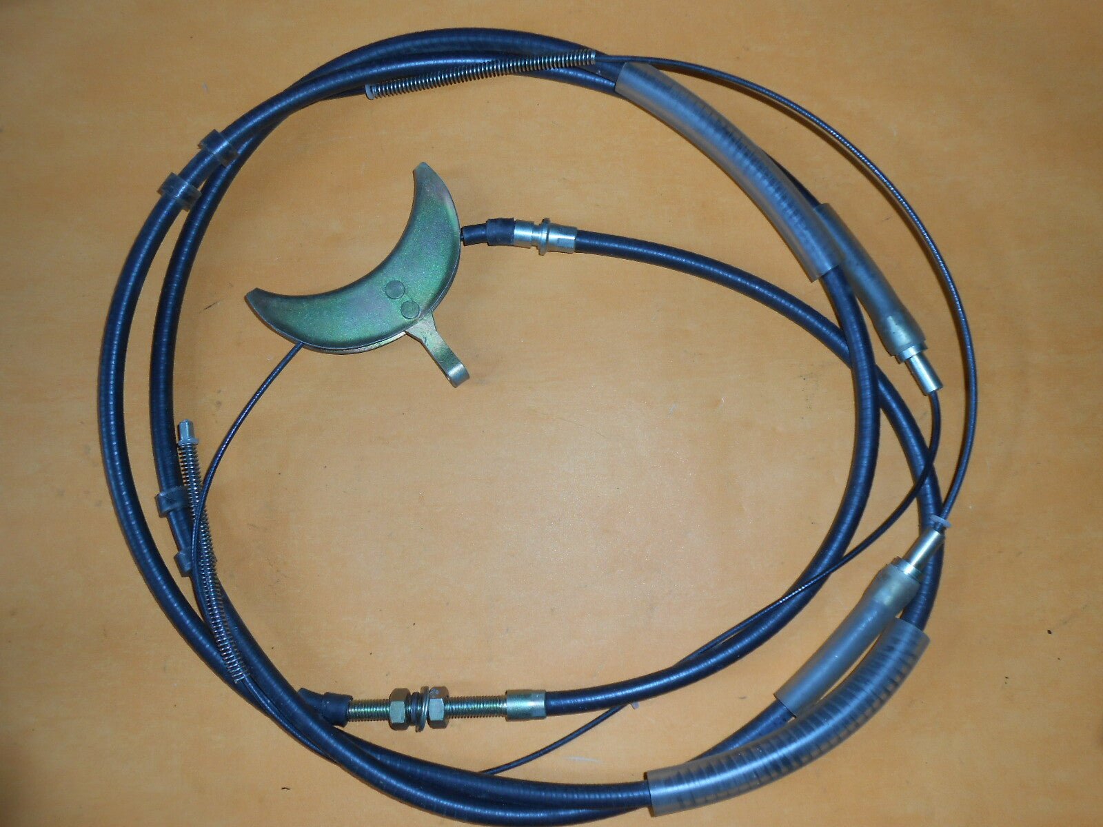 FORD GRANADA MK1 CONSUL 2.0,2.5,3.0 (1972 - 1977) NEW HANDBRAKE CABLE - BC811 - Vroom Classics