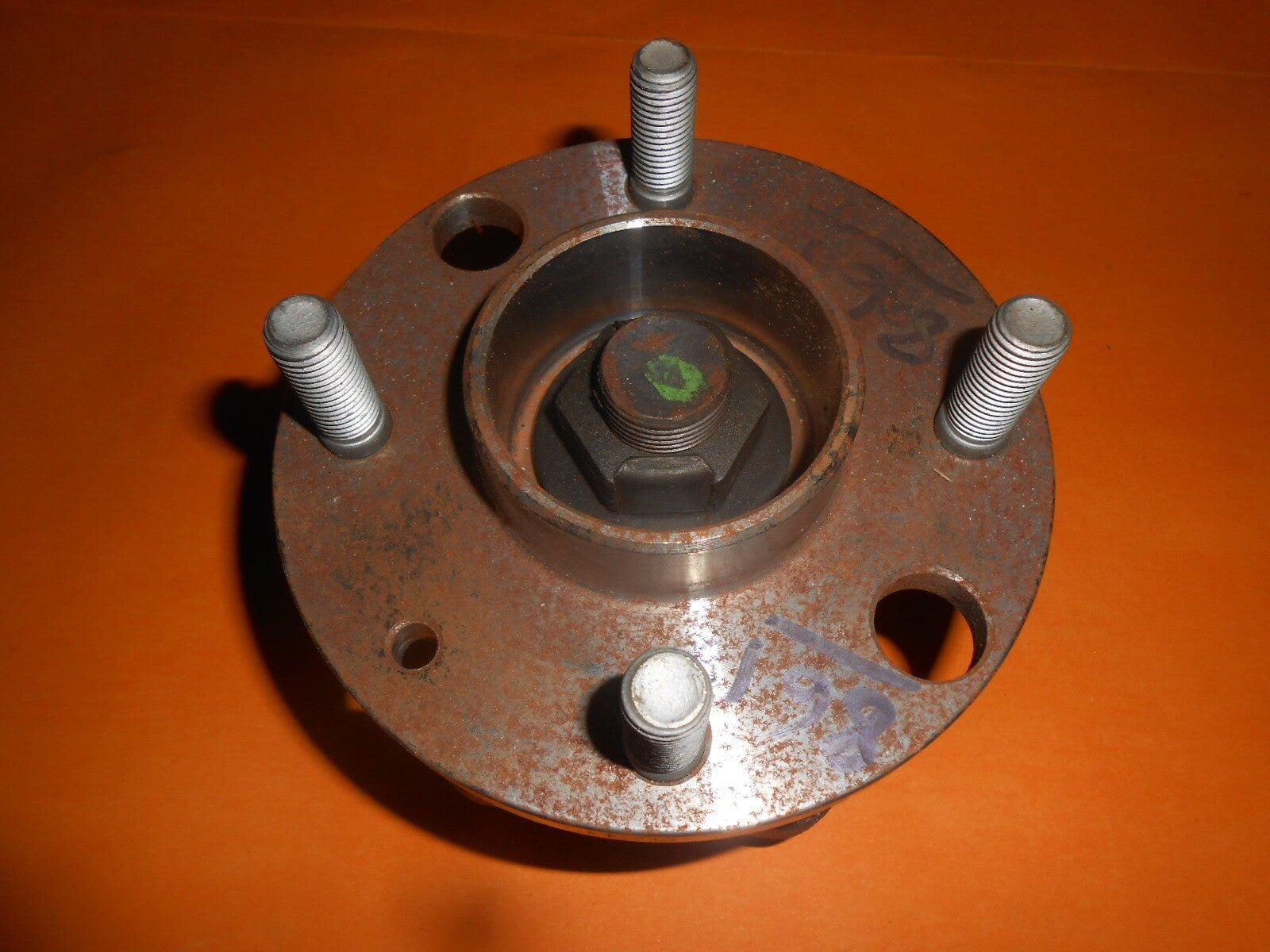 FORD MONDEO ESTATE(1993 - 1997) REAR WHEEL BEARING HUB - QWB861 - Vroom Classics