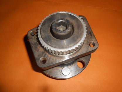 FORD MONDEO ESTATE(1993 - 1997) REAR WHEEL BEARING HUB - QWB861 - Vroom Classics