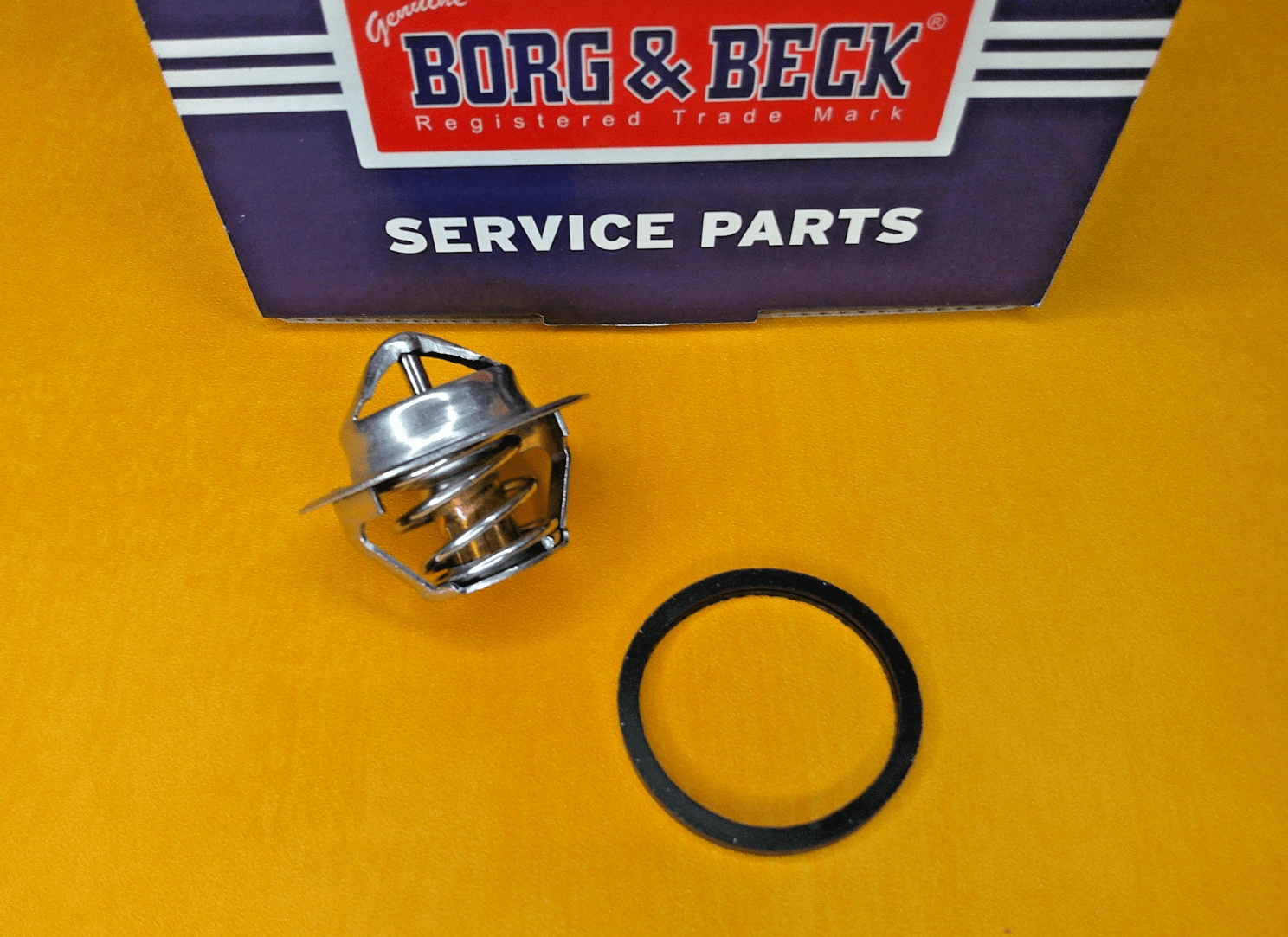 FORD SIERRA 1.6 1.8 2.0 OHC (1982-94) 88Â°C COOLANT THERMOSTAT & GASKET - Vroom Classics