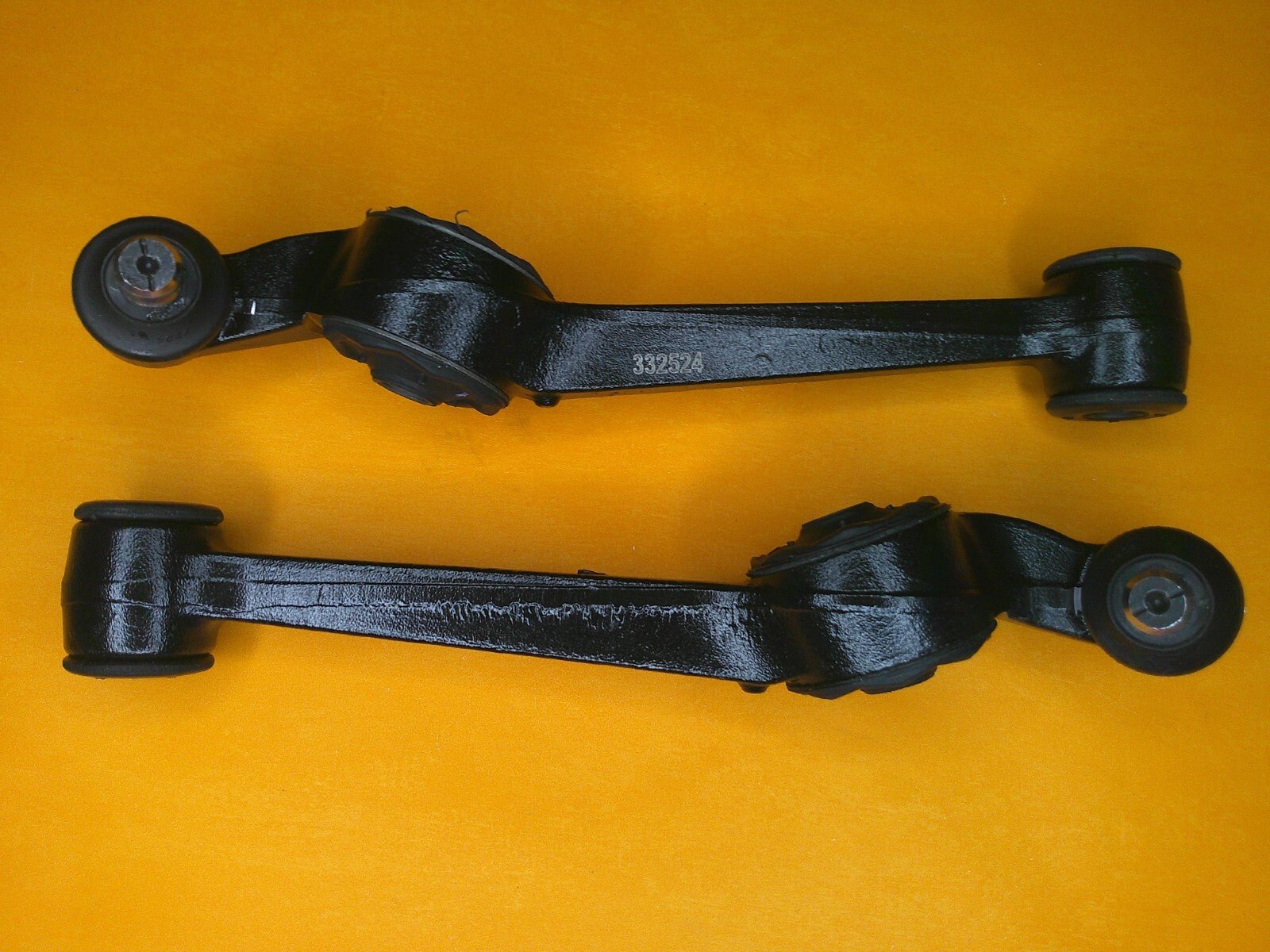FORD SIERRA SAPPHIRE 2.0i 124BHP TRACK CONTROL ARMS PAIR - Genuine Borg & Beck - Vroom Classics