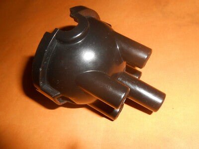 FORD ZEPHYR 4 Mk3 (1962 - 66) push in leads only NEW DISTRIBUTOR CAP - 44140 - Vroom Classics