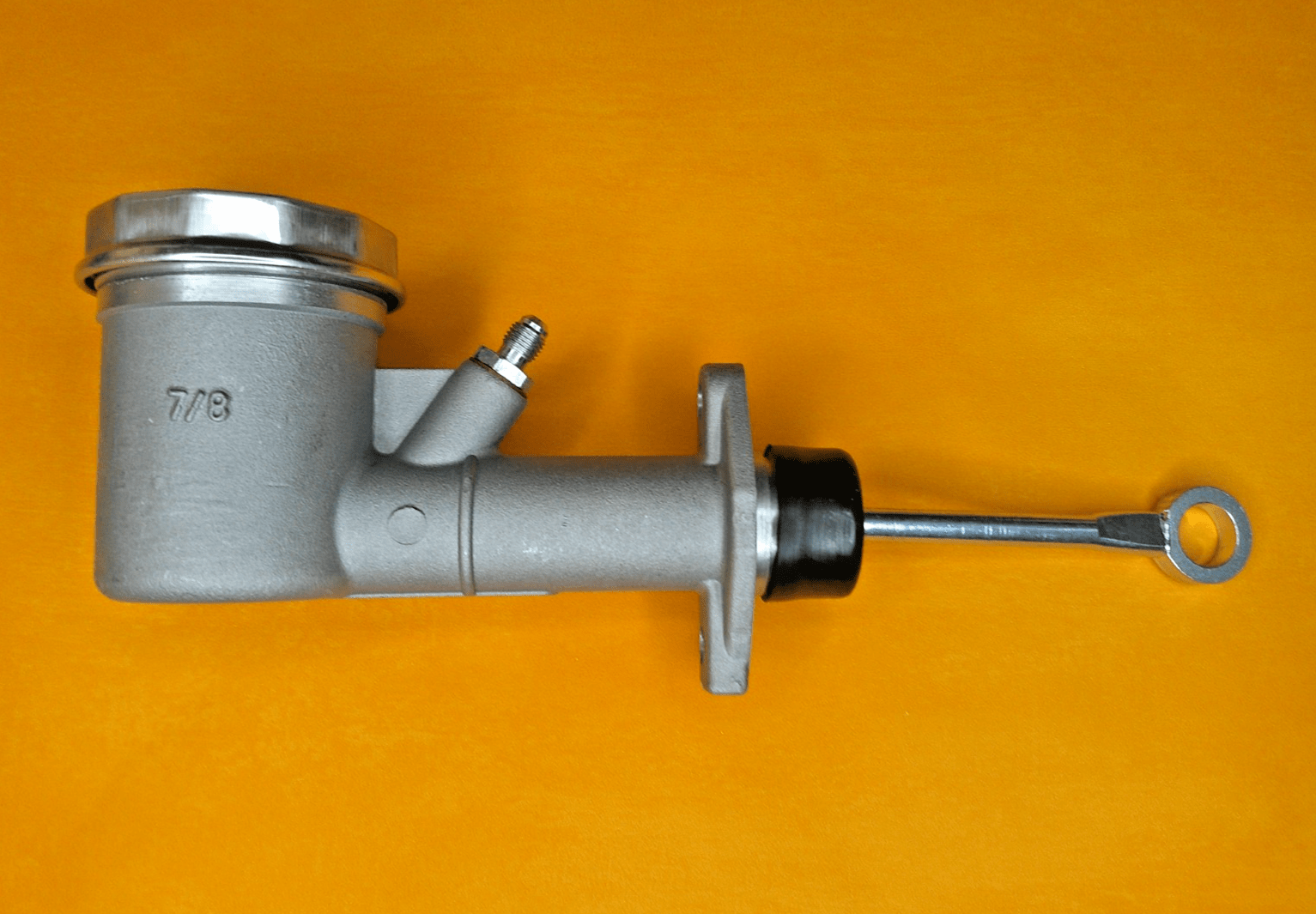 FORD ZEPHYR Mk2 206E (1960-62) DISC BRAKE MASTER CYLINDER - 7/8" bore - Vroom Classics