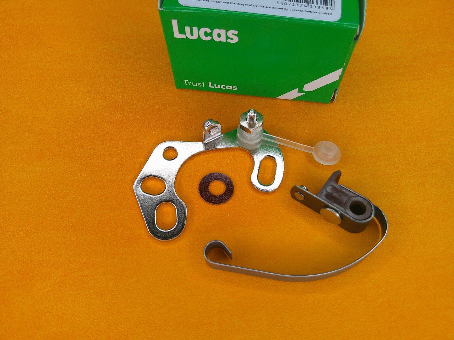 FORD ZEPHYR ZODIAC Mk2 (1956 - 62) NEW CONTACT SET - GENUINE LUCAS DSB116C - Vroom Classics