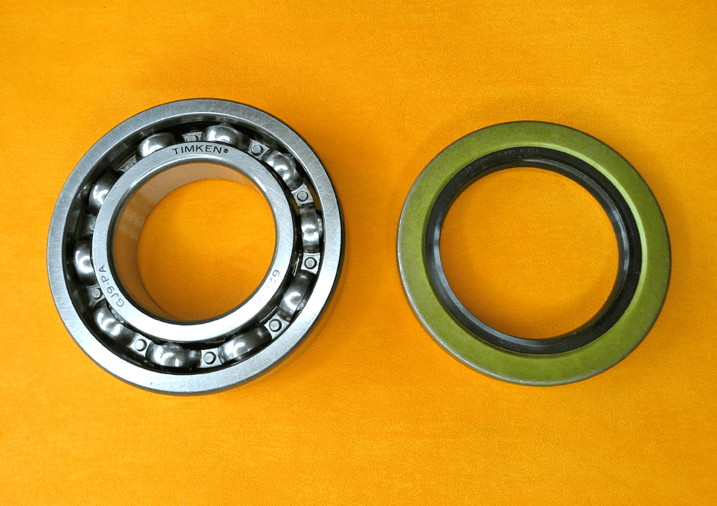 FORD ZEPHYR ZODIAC Mk2(1956 - 1962)NEW REAR WHEEL BEARING KIT - with TIMKEN BEARING - Vroom Classics