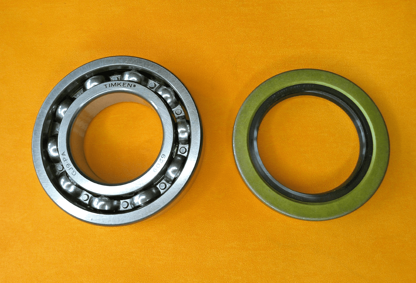 FORD ZEPHYR ZODIAC Mk3(1962-1966)NEW REAR WHEEL BEARING KIT -with TIMKEN BEARING - Vroom Classics