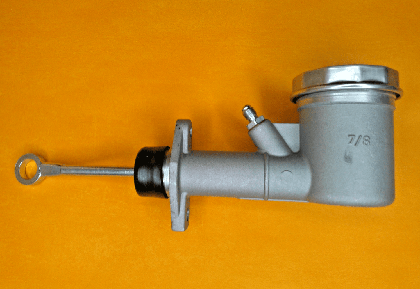FORD ZODIAC Mk2 206E (1960-62) DISC BRAKE MASTER CYLINDER - 7/8" bore - Vroom Classics