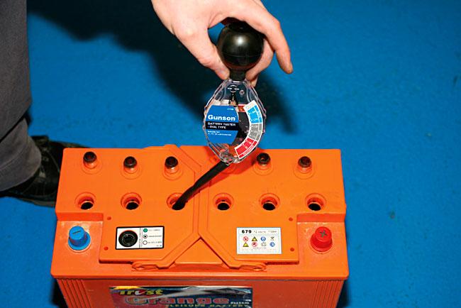 Gunson 77104 Battery Tester Dial Type - Suitable for use on 6|12|24v batteries - Vroom Classics