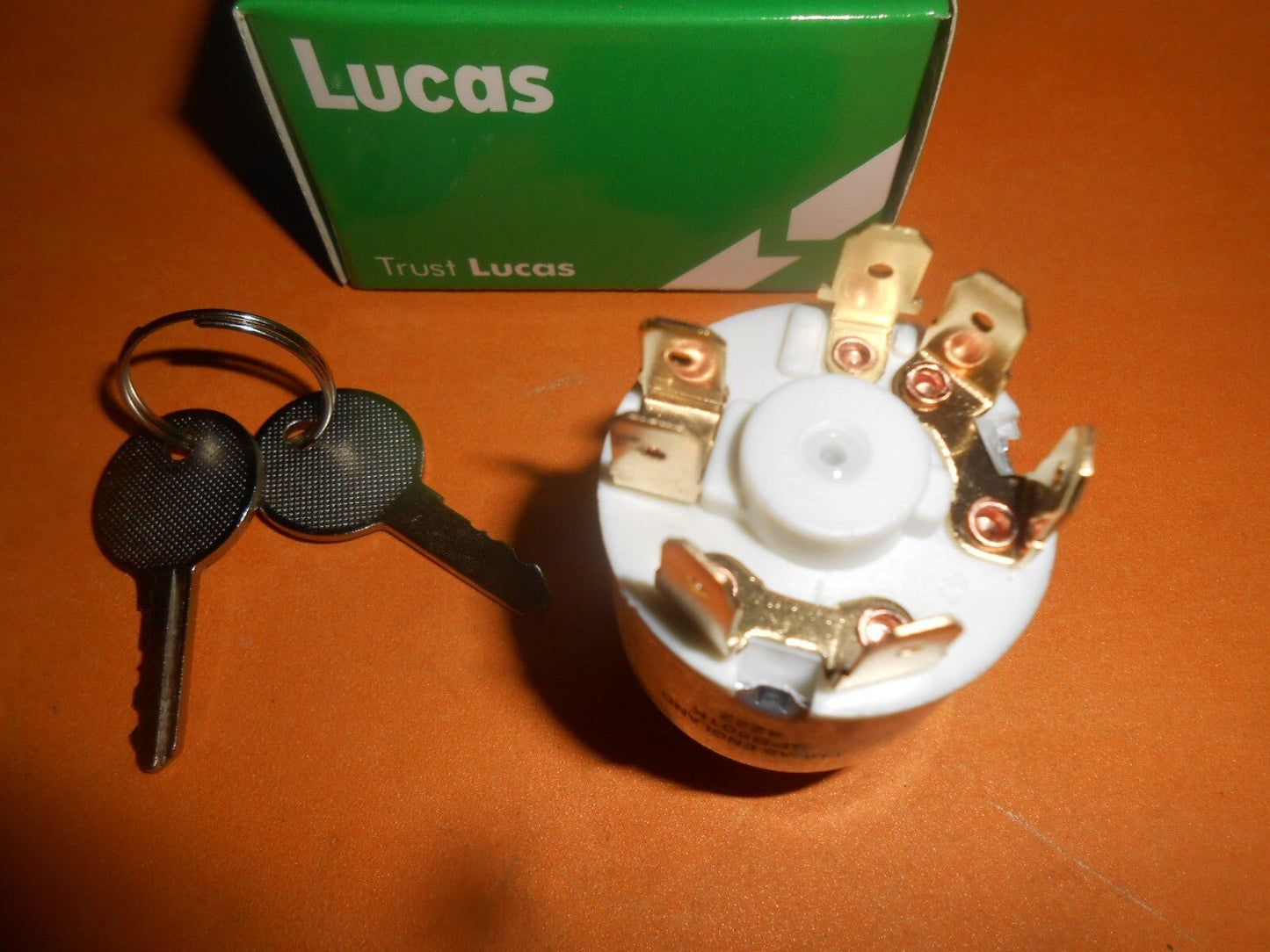 HILLMAN IMP SINGER CHAMOIS(1963 - 71) LUCAS IGNITION SWITCH WITH LOCK BARREL +KEYS - Vroom Classics