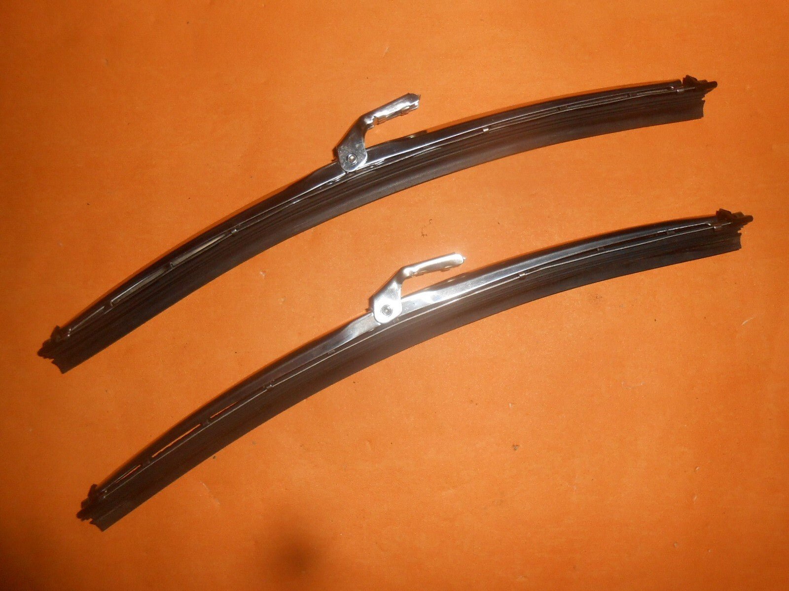 HILLMAN MINX (1959 - 66) 11" WINDSCREEN WIPER BLADE 5.6mm fitting STAINLESS x 2 - Vroom Classics