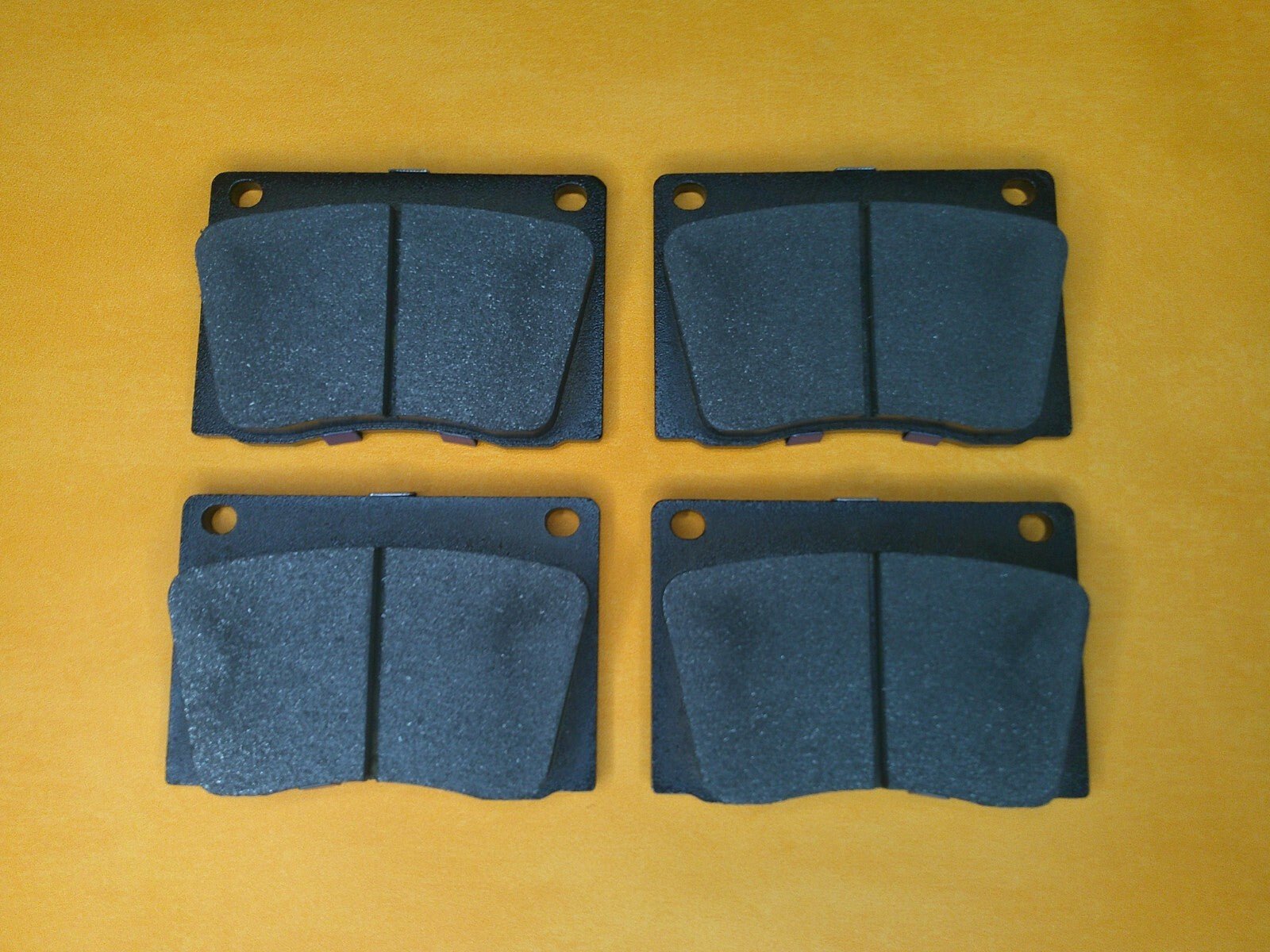 JAGUAR E - TYPE (1964 - 1975) FRONT BRAKE PADS - GENUINE BORG & BECK - Vroom Classics