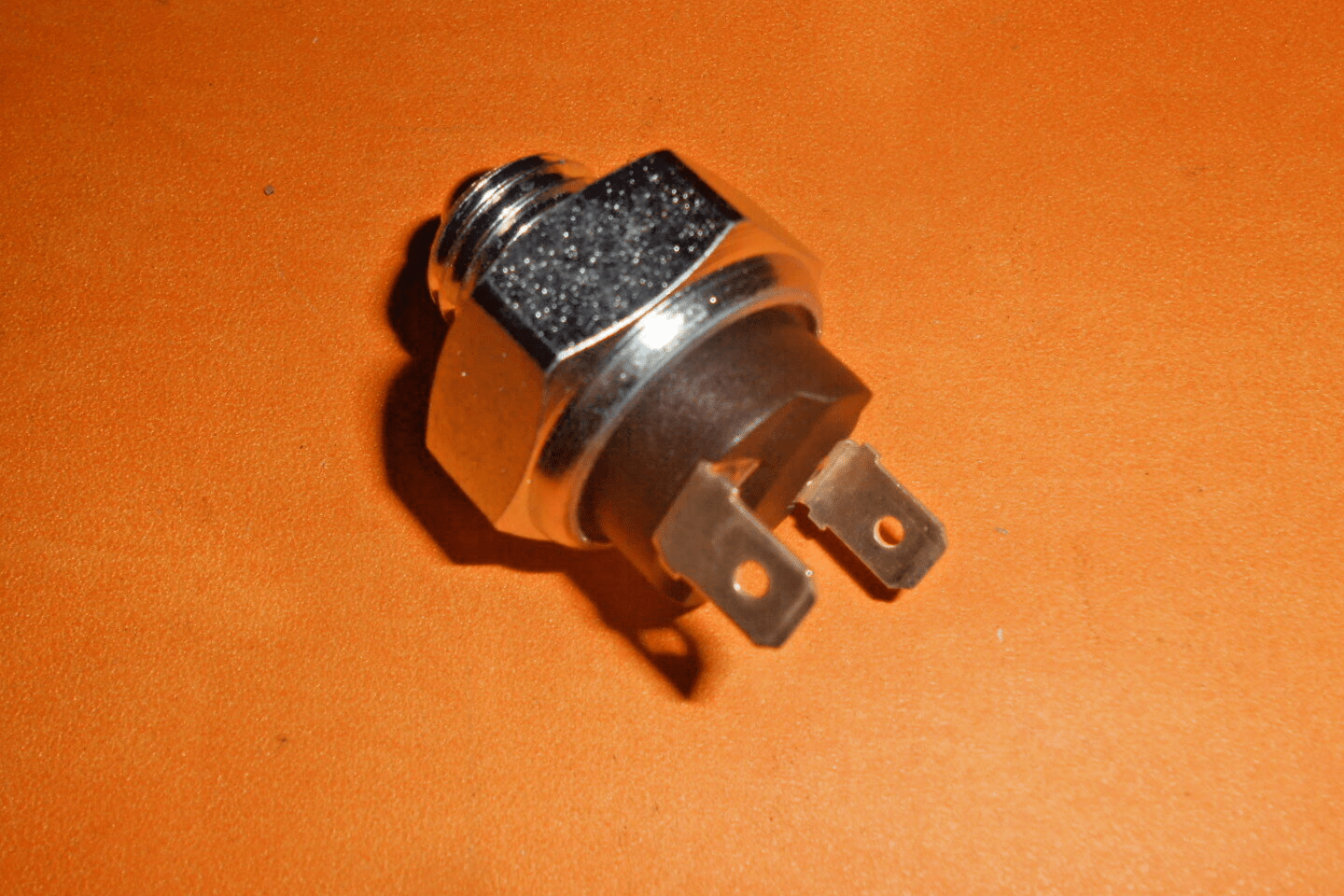 JAGUAR XJ6 2.8 3.4 4.2 (1969 - 1986) REVERSING LIGHT SWITCH - 54850 - Vroom Classics