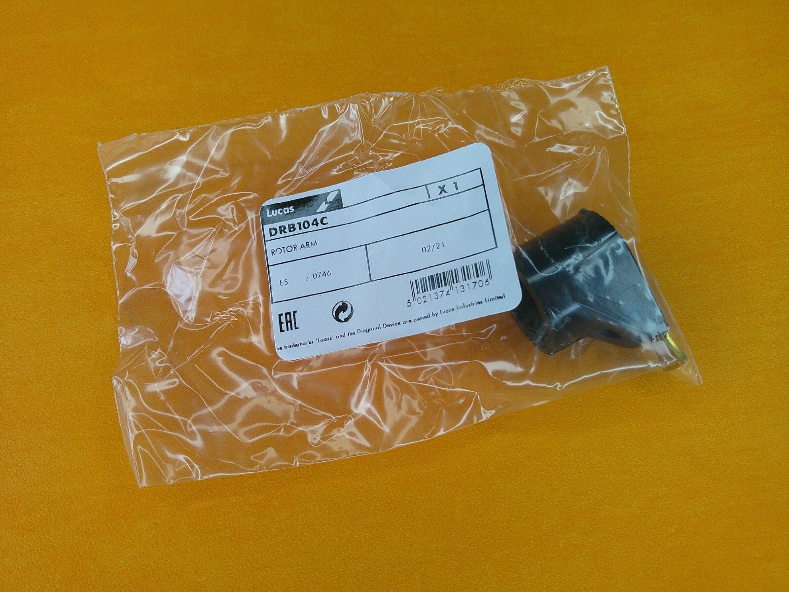 JAGUAR XJ6 3.4 4.2 (1975 - 97) 45D Distributor ROTOR ARM GENUINE LUCAS DRB104C - Vroom Classics