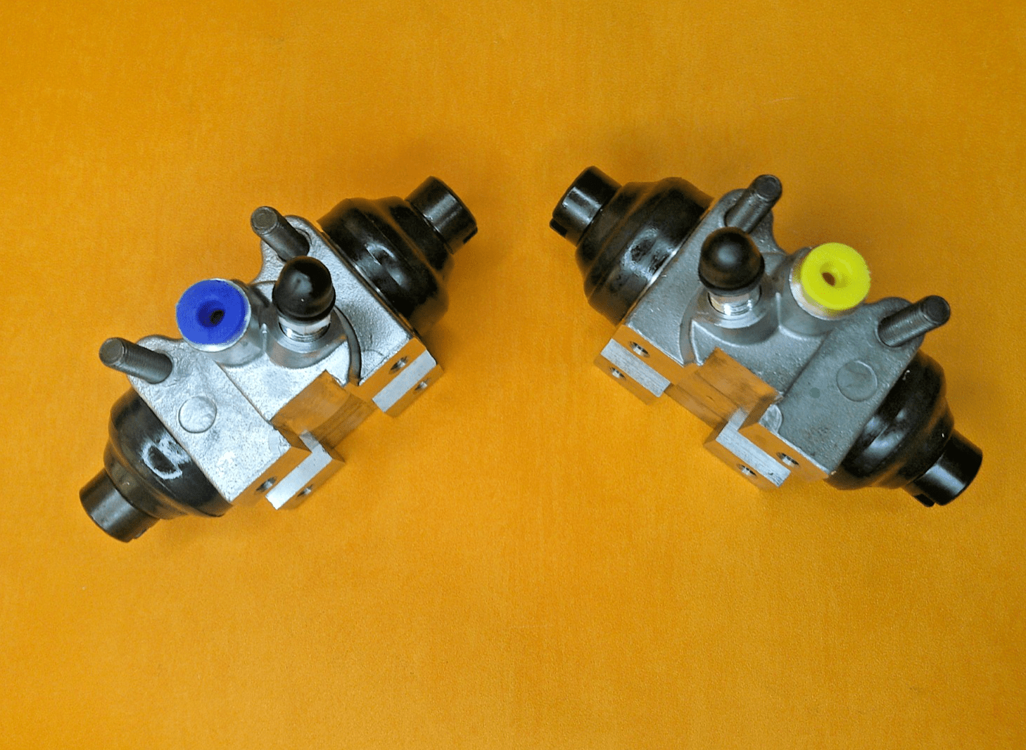 JOWETT JAVELIN & JUPITER (1950 - 1954) REAR BRAKE WHEEL CYLINDERS (Set of 2) - Vroom Classics