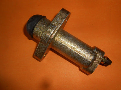 LAND ROVER DEFENDER 300Tdi & TD5 CLUTCH SLAVE CYLINDER (for R380 gearbox) - Vroom Classics