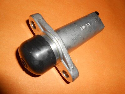 LAND ROVER Series 3 LAND ROVER 90 110 DEFENDER CLUTCH SLAVE CYLINDER - 591231 - Vroom Classics