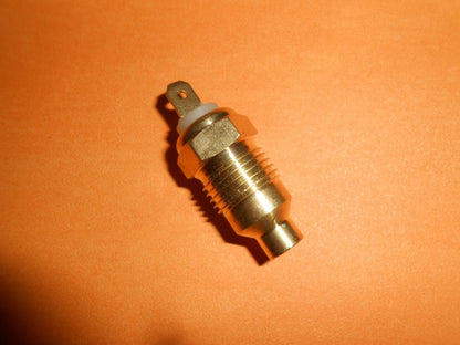 LANDROVER SERIES I,II,III 2.25, 2.6(1953 - 83) TEMPERATURE SENDER SWITCH - 52770 - Vroom Classics