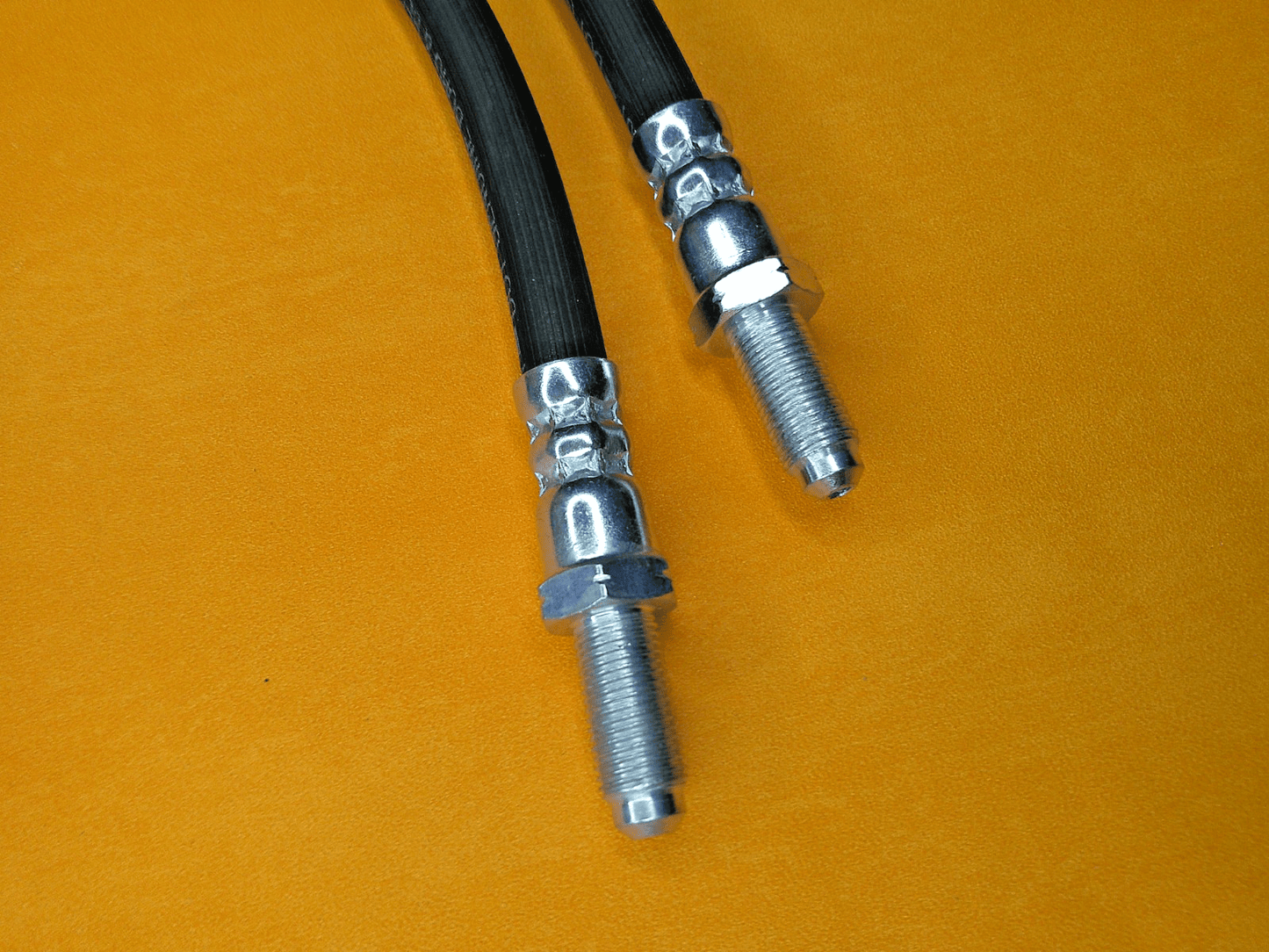 METRIC M10 x 1.0 FLEXIBLE BRAKE HOSES PAIR 530mm total length -Borg & beck - Vroom Classics