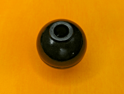 MGB MGB - GT MGC MGC - GT (1967 - 1972) GEAR LEVER KNOB ROUND (4 SPEED MANUAL) - Vroom Classics